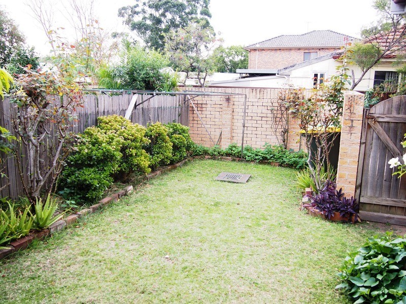 2/301 Park  Road, Auburn NSW 2144