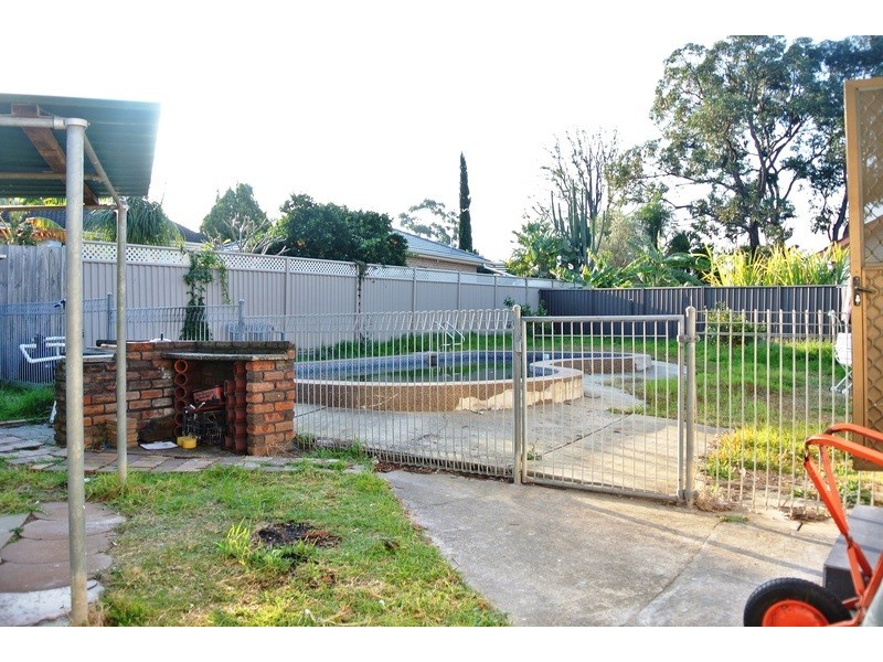 9 Barnett Place, Cabramatta West NSW 2166