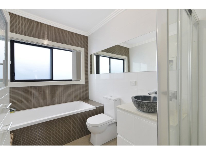 16 Angus Avenue, Auburn NSW 2144