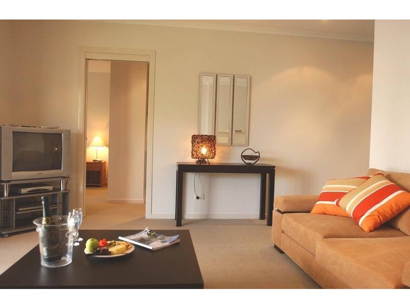 2/38 Marandowie Drive, Iluka NSW 2466