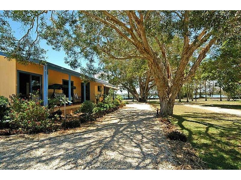 24 Marandowie Drive, Iluka NSW 2466