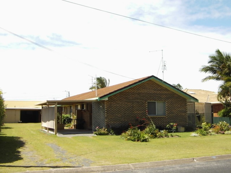 32 Ballanda Crescent, Iluka NSW 2466