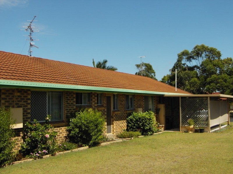 32 Ballanda Crescent, Iluka NSW 2466