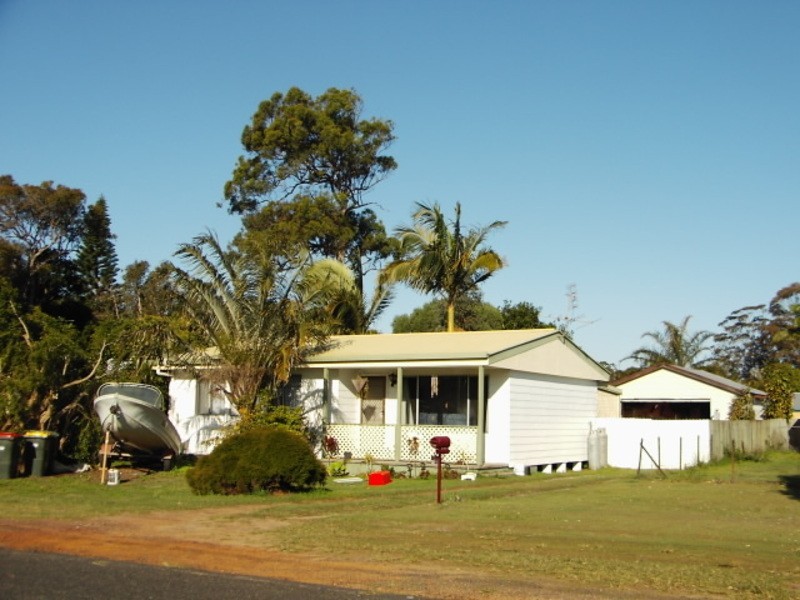 8 Hogan Street, Iluka NSW 2466