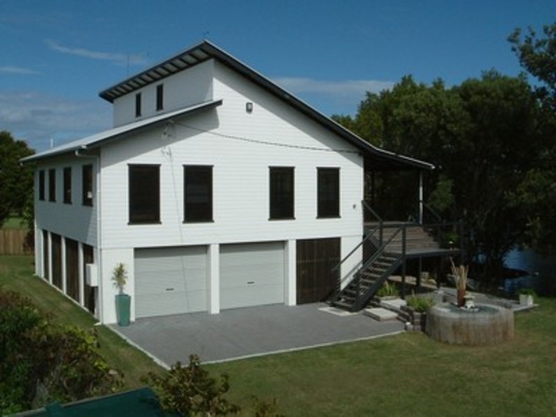 8 Cave Street, Iluka NSW 2466