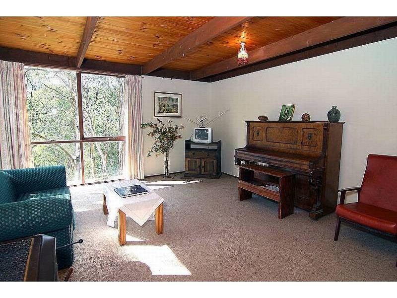 13 Waratah Avenue, Selby VIC 3159