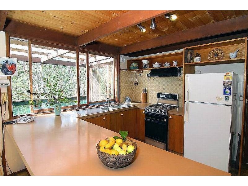 13 Waratah Avenue, Selby VIC 3159