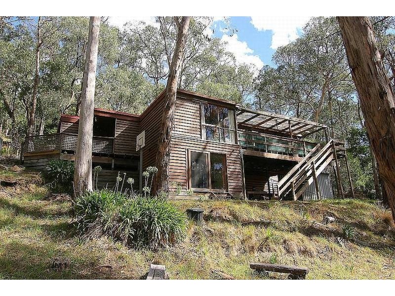 13 Waratah Avenue, Selby VIC 3159