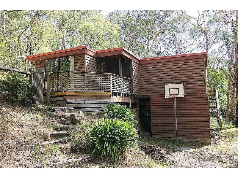 13 Waratah Avenue, Selby VIC 3159