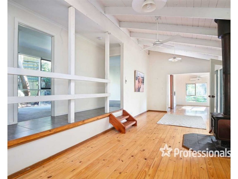 1 La La Avenue, Warburton VIC 3799