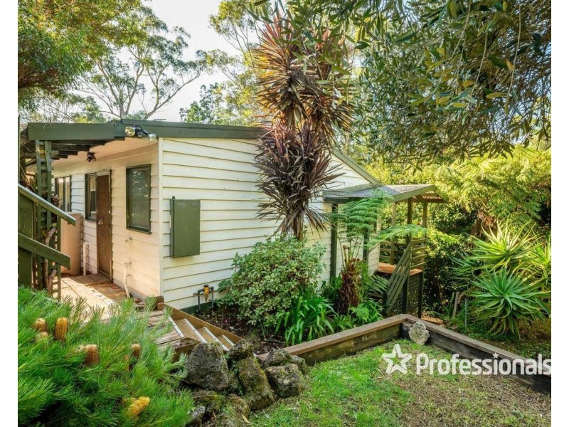1 La La Avenue, Warburton VIC 3799