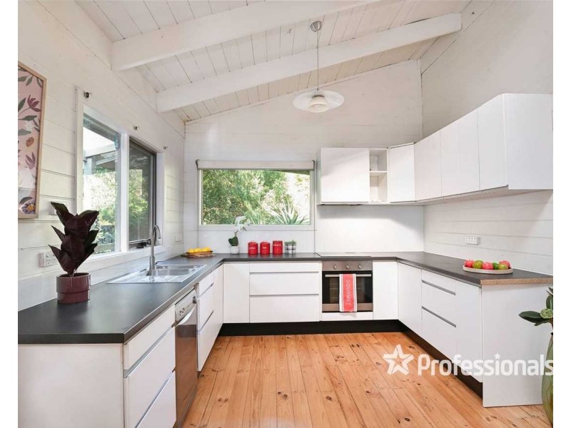 1 La La Avenue, Warburton VIC 3799