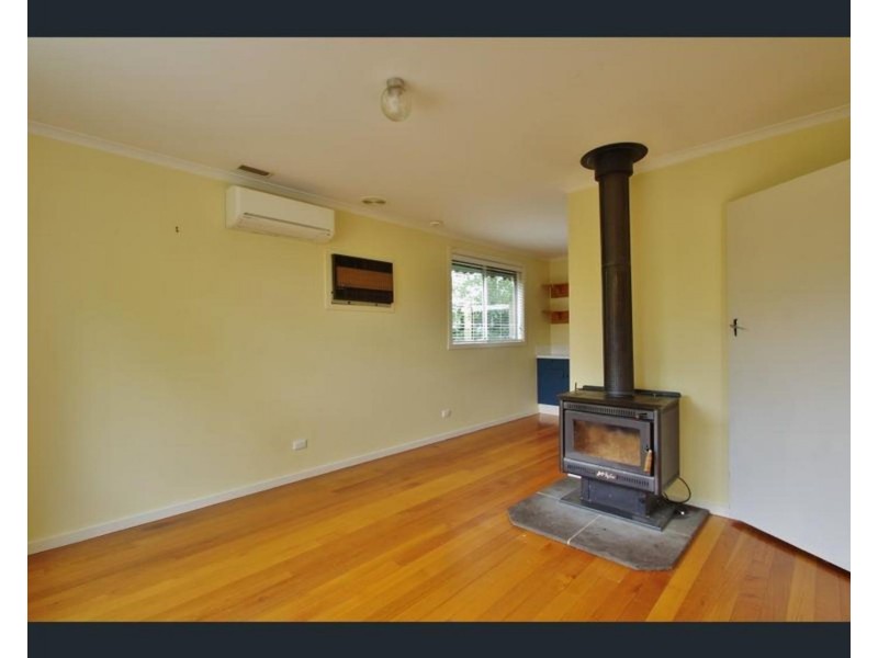 9 Allsops Road, Launching Place VIC 3139