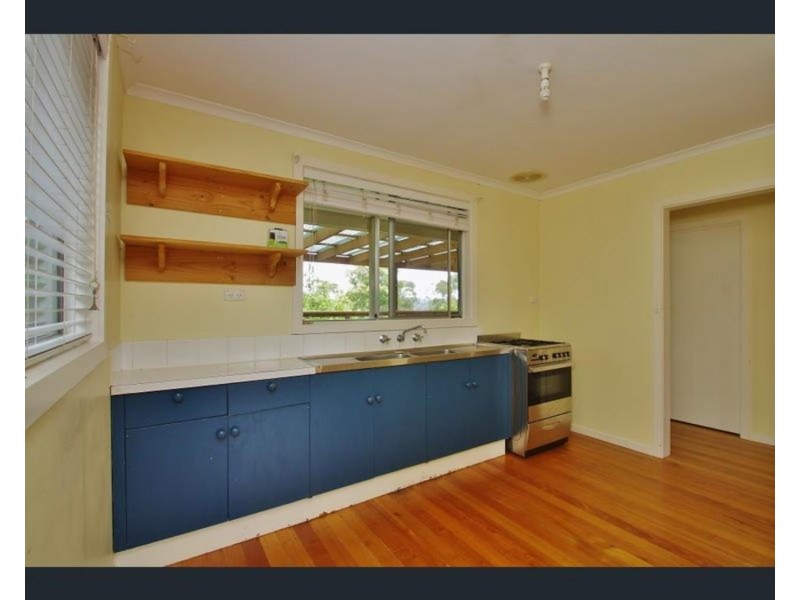 9 Allsops Road, Launching Place VIC 3139