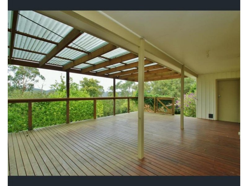 9 Allsops Road, Launching Place VIC 3139