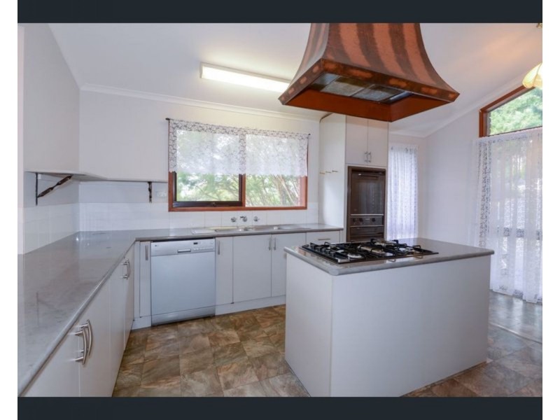 41 Alpine Boulevard, Launching Place VIC 3139