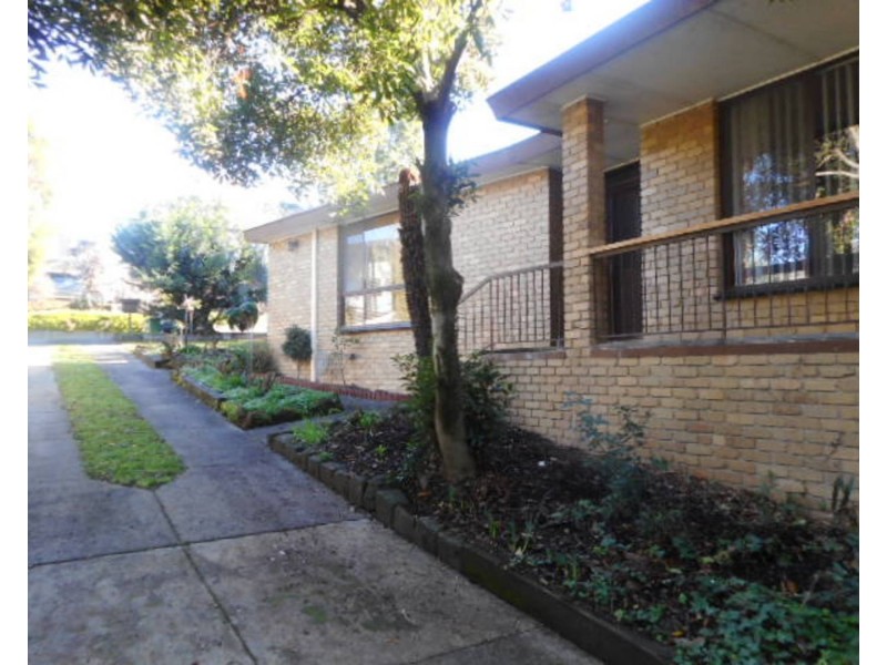 14 Barina Avenue, Mooroolbark VIC 3138