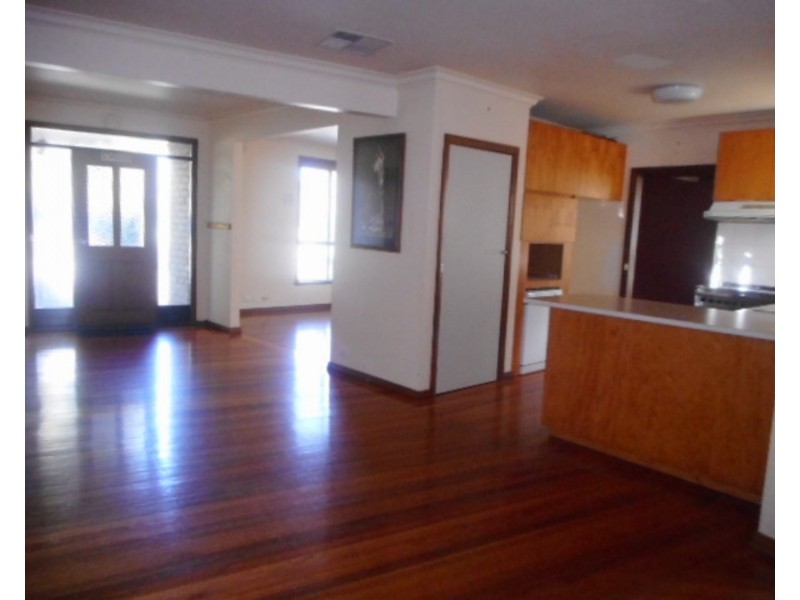 14 Barina Avenue, Mooroolbark VIC 3138