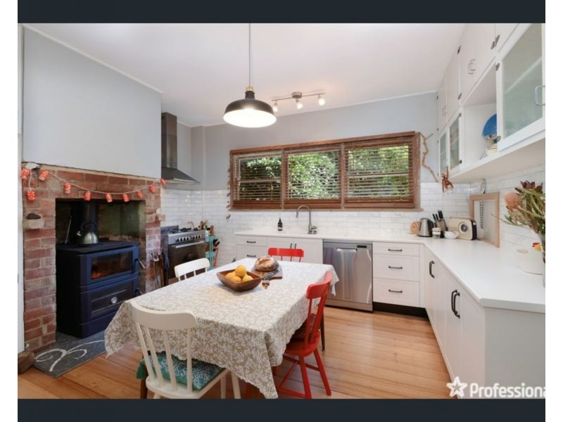12 La La Avenue, Warburton VIC 3799