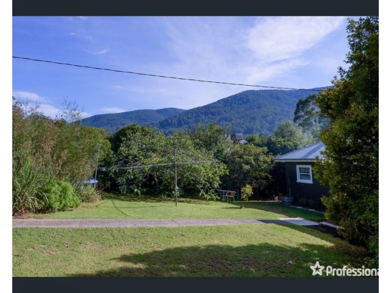 12 La La Avenue, Warburton VIC 3799