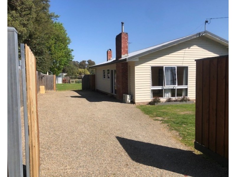 735 Old Warburton Road, Wesburn VIC 3799