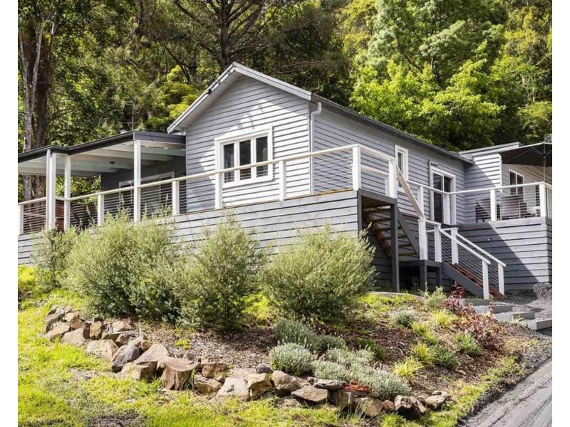 6 Ferntree Avenue, Warburton VIC 3799