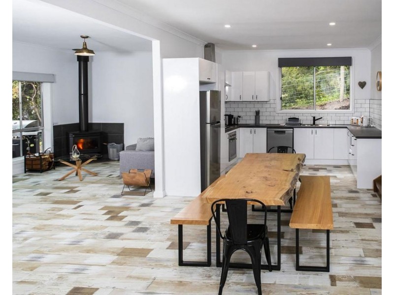 6 Ferntree Avenue, Warburton VIC 3799