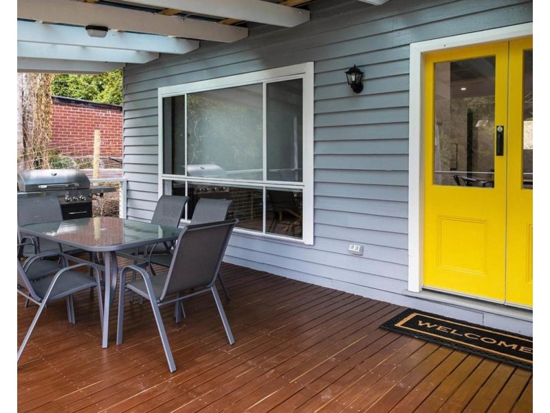 6 Ferntree Avenue, Warburton VIC 3799