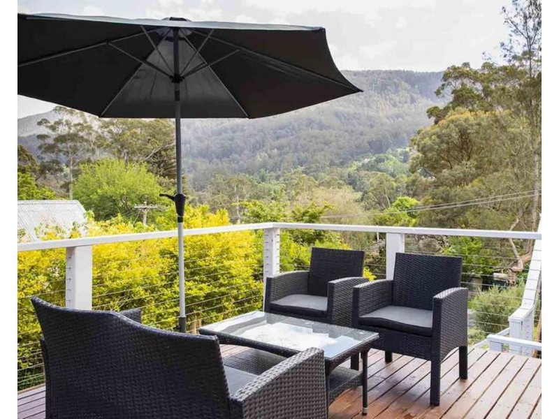 6 Ferntree Avenue, Warburton VIC 3799