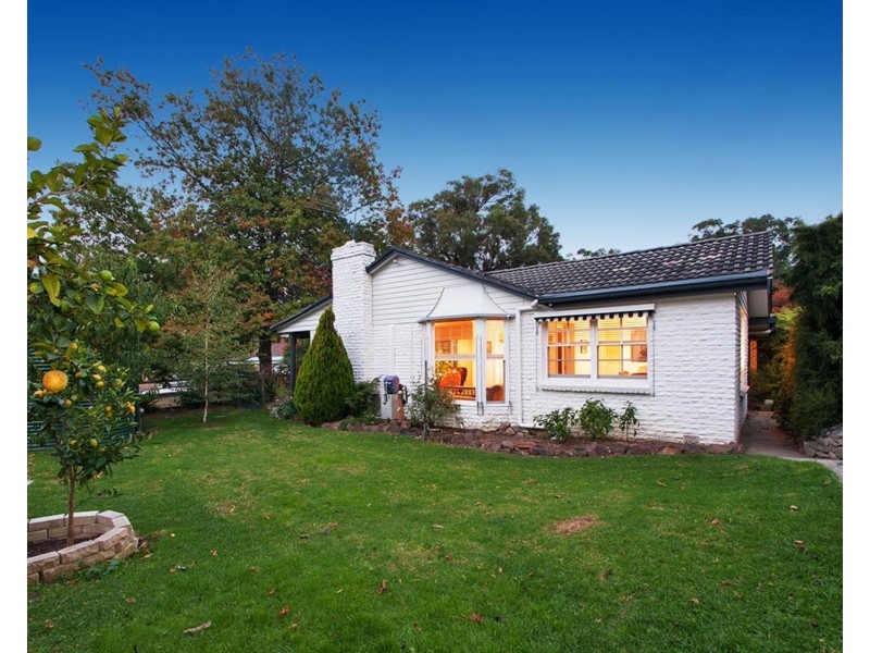 52 Braeside Drive, Launching Place VIC 3139