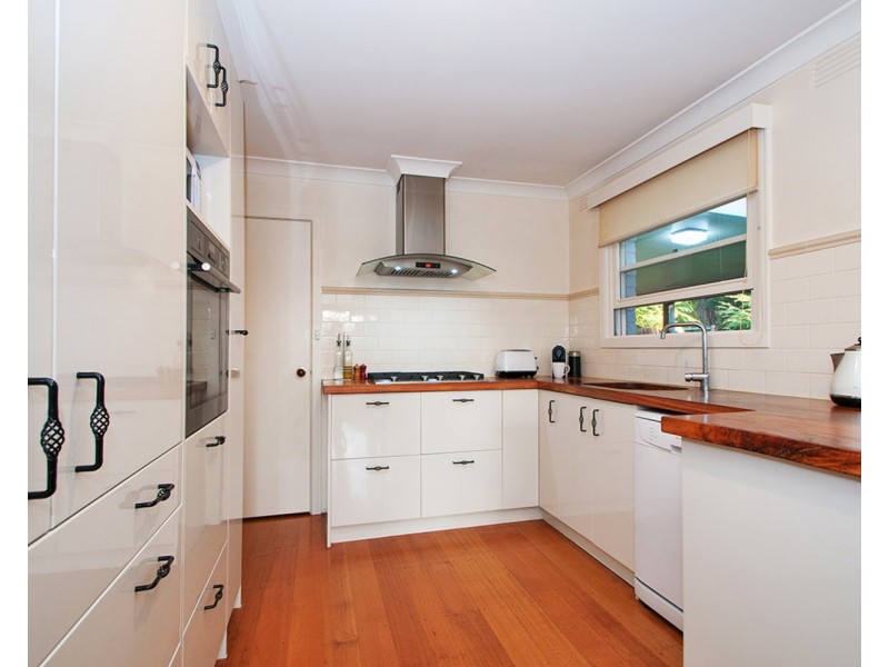 52 Braeside Drive, Launching Place VIC 3139