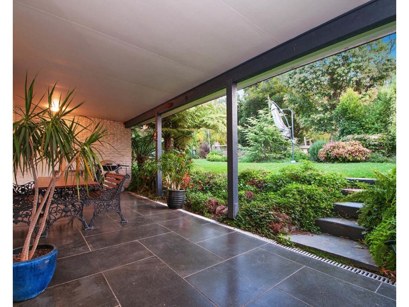 52 Braeside Drive, Launching Place VIC 3139