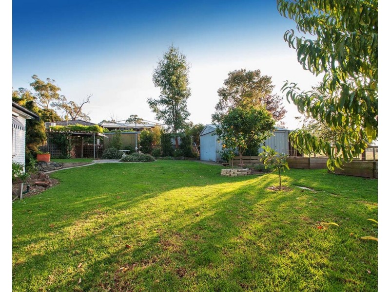52 Braeside Drive, Launching Place VIC 3139