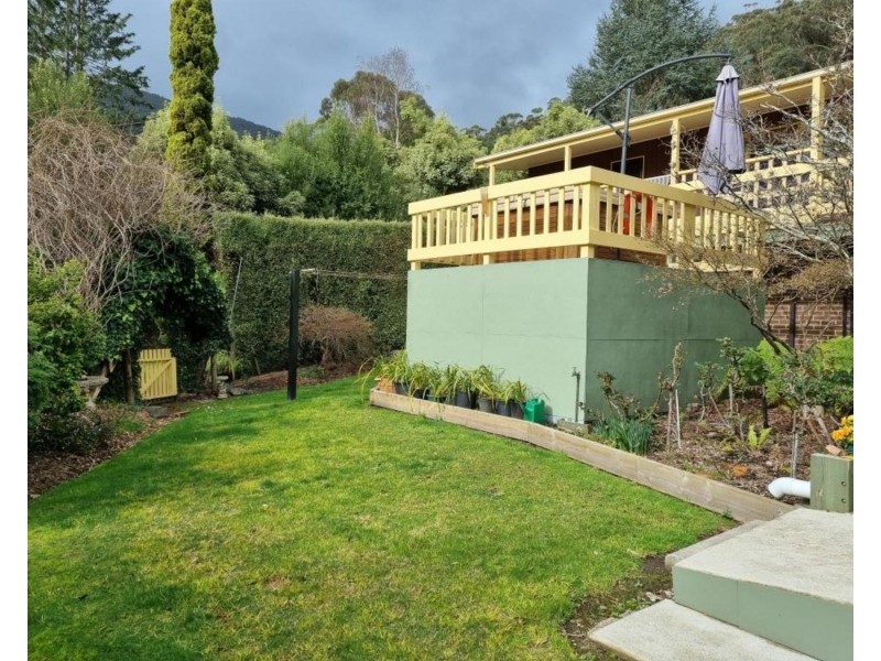 11-13 Boronia Road, Warburton VIC 3799