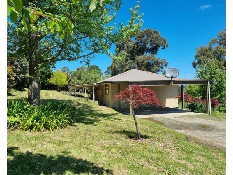 2 Williams Crescent, Woori Yallock VIC 3139