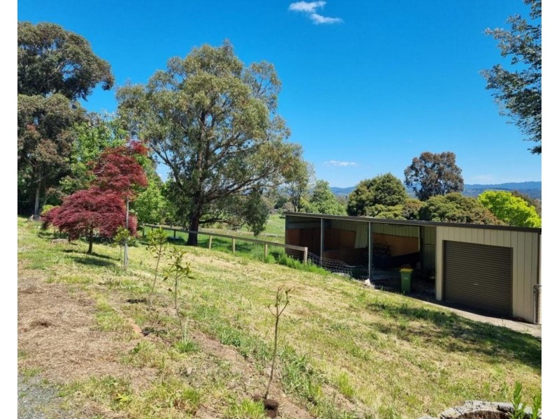 2 Williams Crescent, Woori Yallock VIC 3139