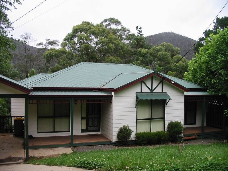 4 Waterloo Avenue, Warburton VIC 3799