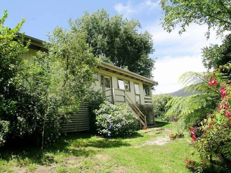 2 Cornish  Road, Warburton VIC 3799