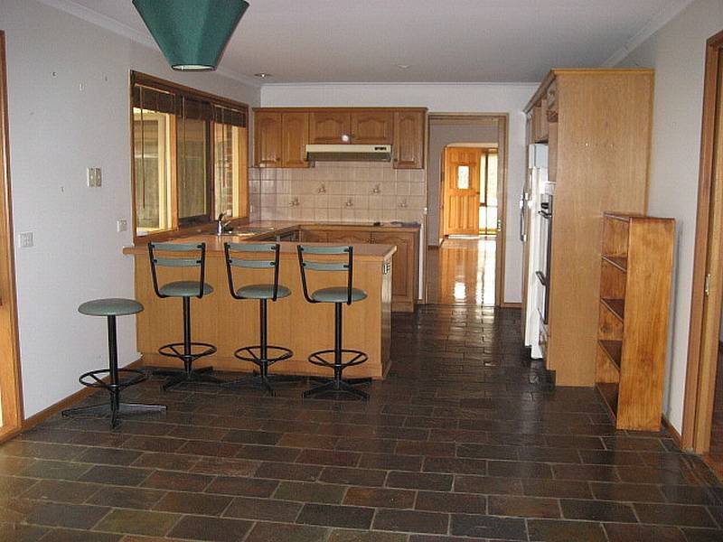 14 Renwick Street, Ferntree Gully VIC 3156