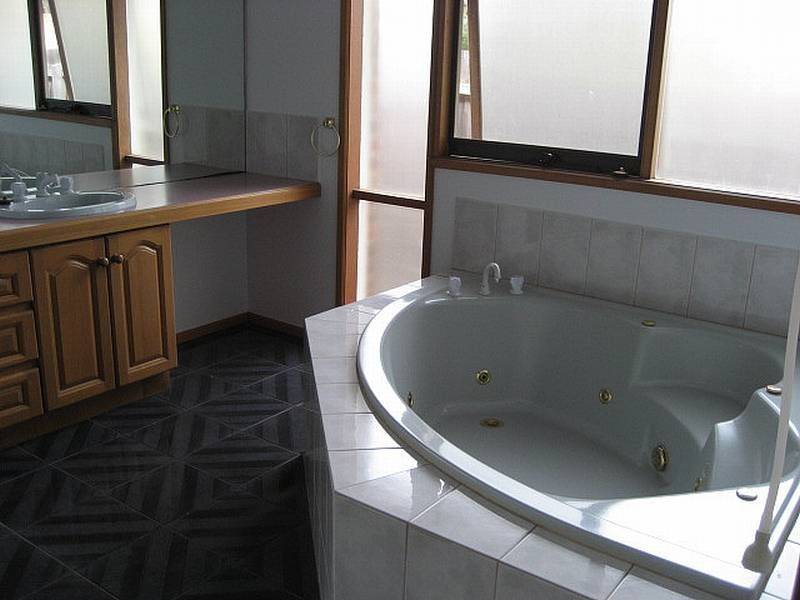 14 Renwick Street, Ferntree Gully VIC 3156