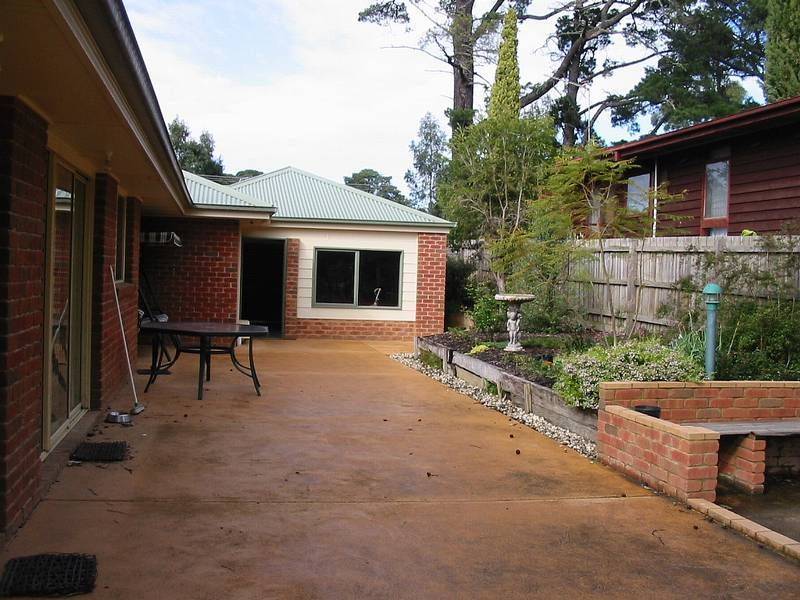 72 Braeside  Drive, Launching Place VIC 3139