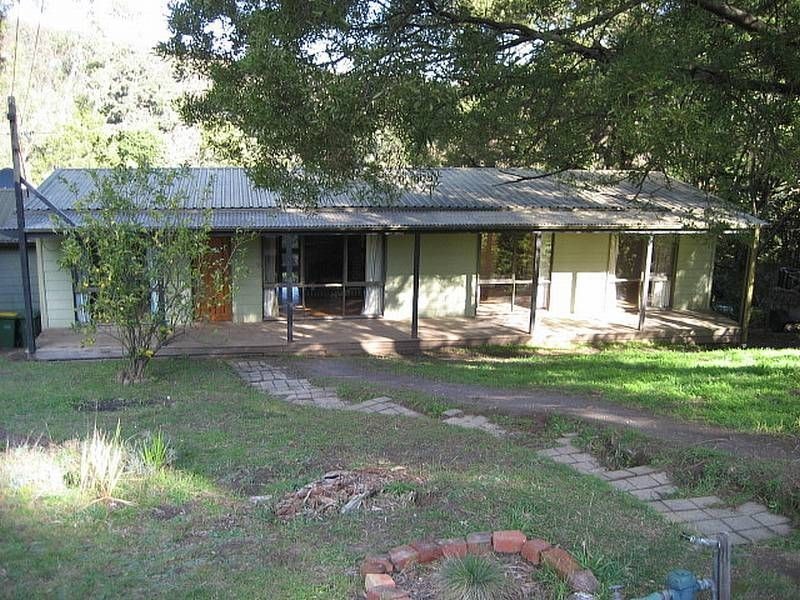 1 Adrienne  Court, Millgrove VIC 3799