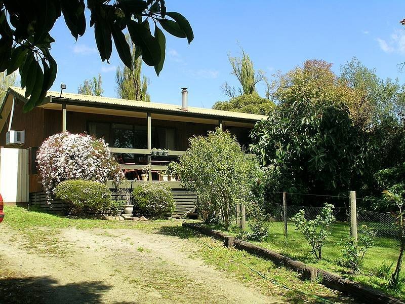 884 Warburton  Highway, Seville East VIC 3139