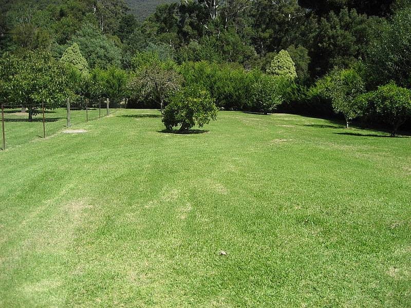 18 Woodspoint Road, Warburton VIC 3799