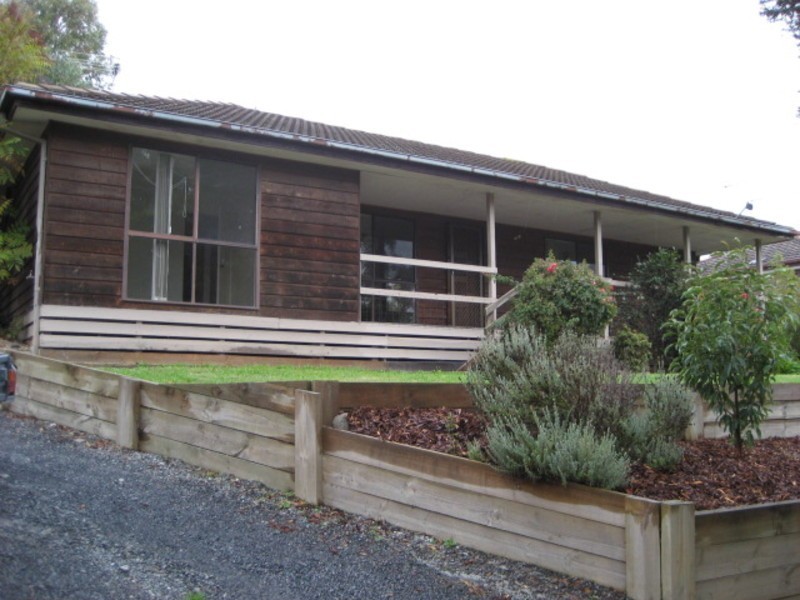 32 Shirley Crescent, Woori Yallock VIC 3139