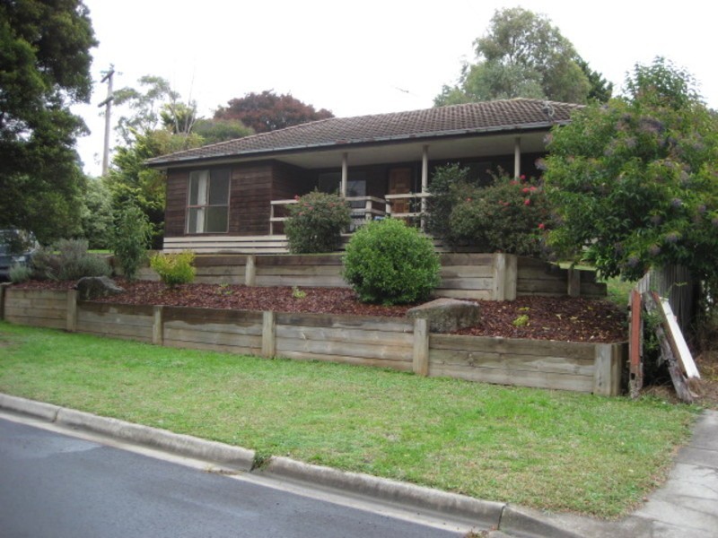 32 Shirley Crescent, Woori Yallock VIC 3139