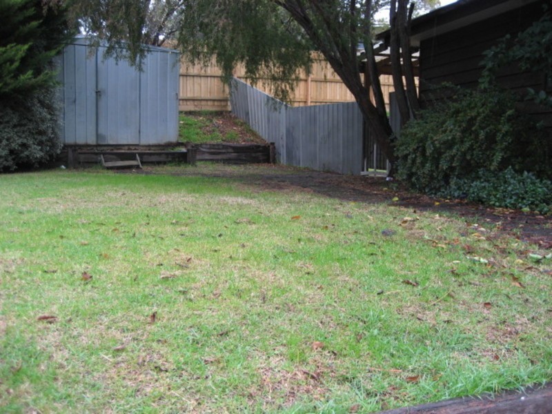 32 Shirley Crescent, Woori Yallock VIC 3139