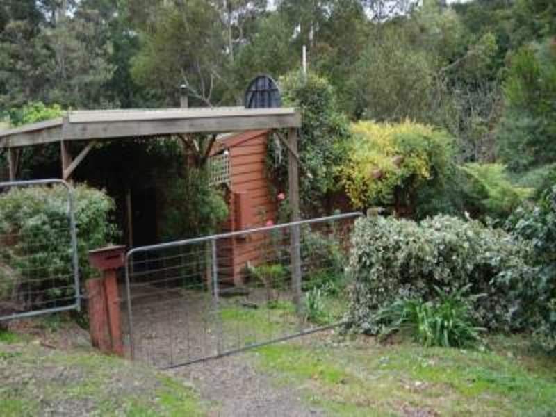 1 La La Avenue, Warburton VIC 3799