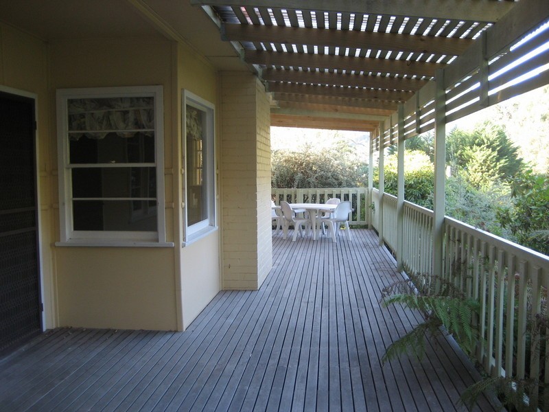 16 Old Warburton Road, Warburton VIC 3799