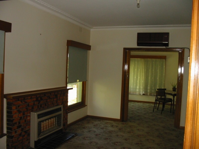 135 Parkinsons Road, Launching Place VIC 3139